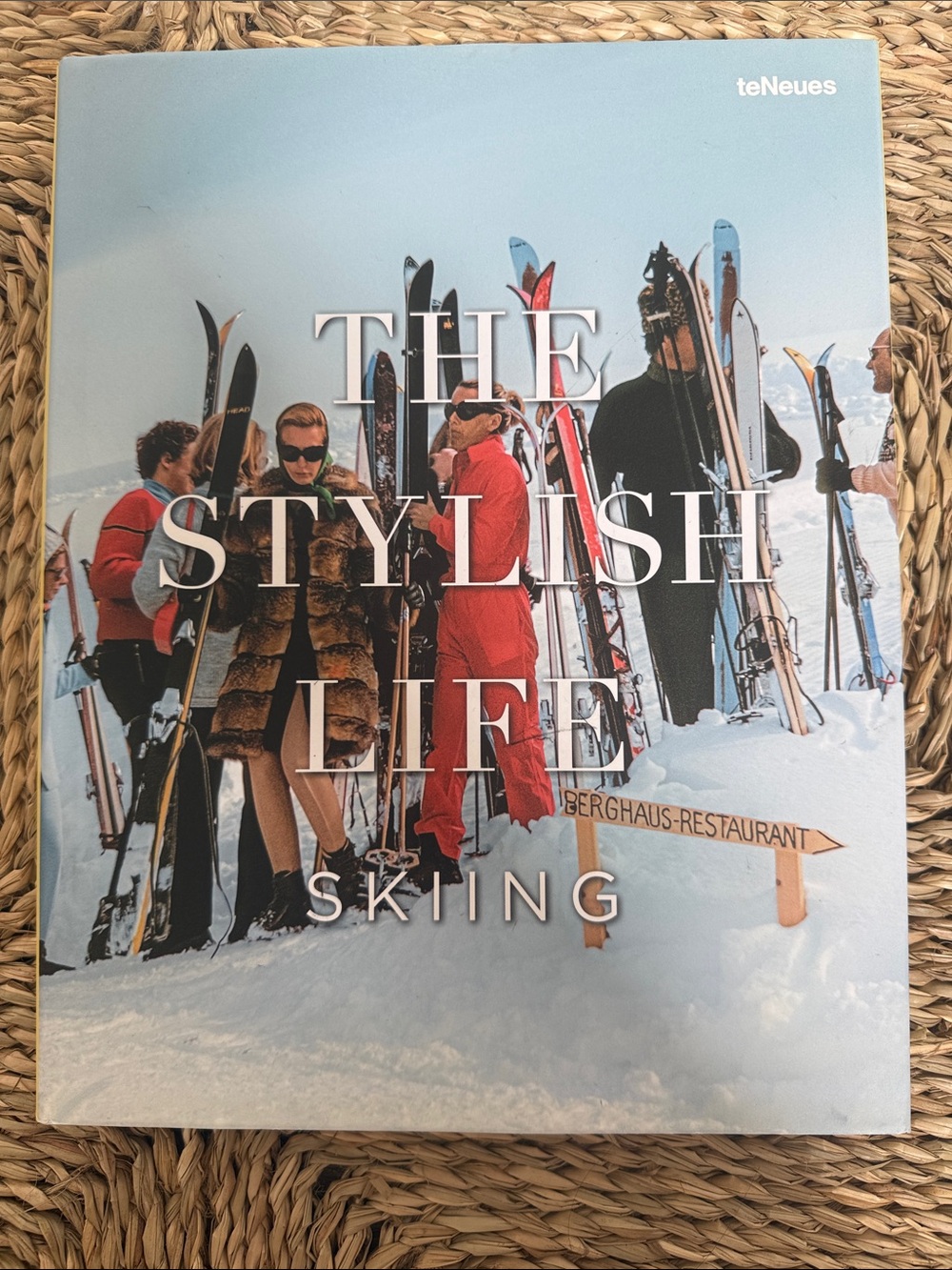 The Stylish Life - Skiing - Book